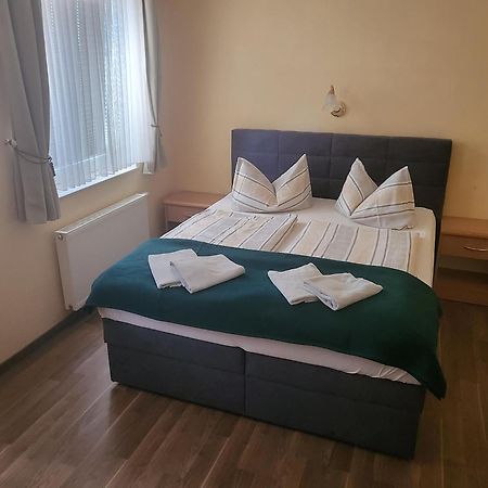 Pension Kuehnauer Hof Dessau-Rosslau Екстер'єр фото