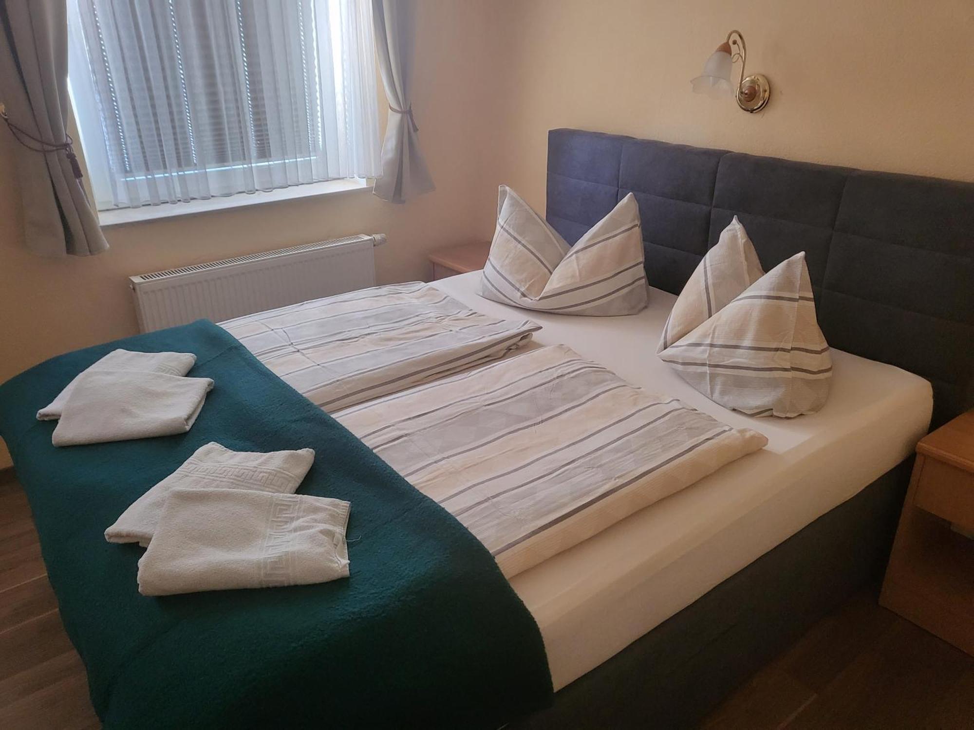 Pension Kuehnauer Hof Dessau-Rosslau Екстер'єр фото
