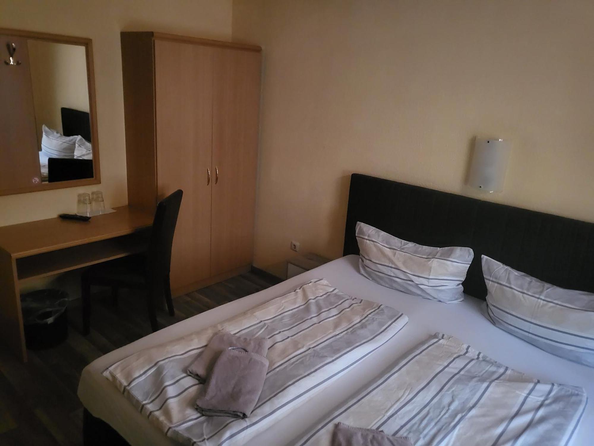 Pension Kuehnauer Hof Dessau-Rosslau Екстер'єр фото