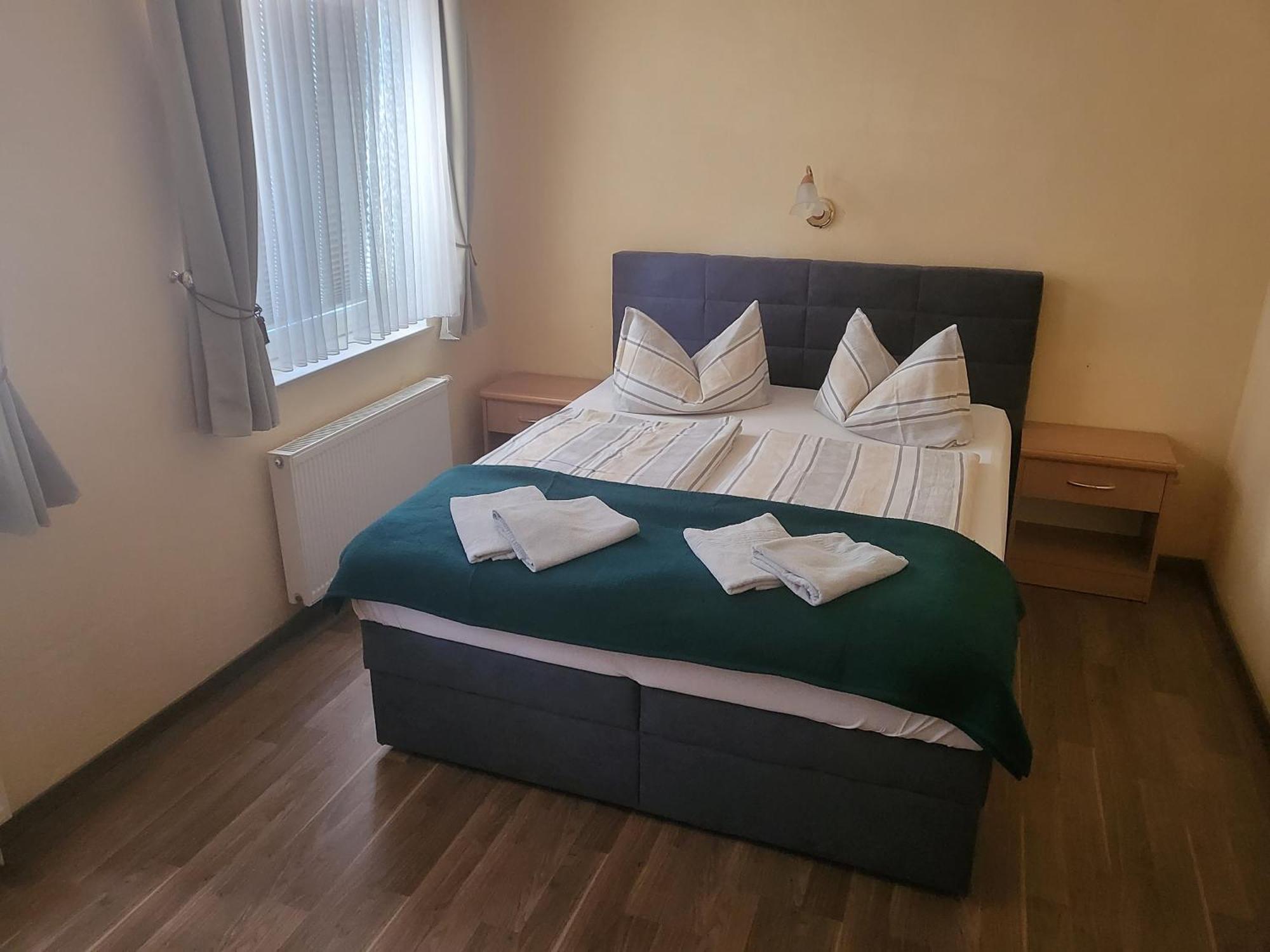 Pension Kuehnauer Hof Dessau-Rosslau Екстер'єр фото